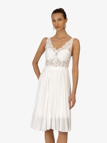 Kraimod Φόρεμα κοκτέιλ σε λευκό: μπροστά