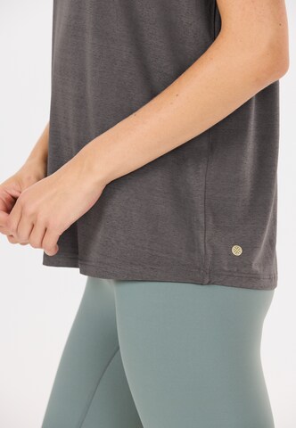 Athlecia Functioneel shirt 'LIZZY' in Bruin