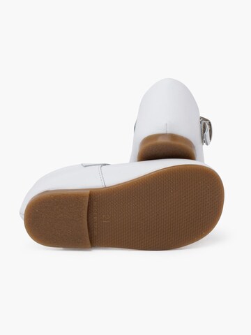 Pisamonas - Bailarina en blanco