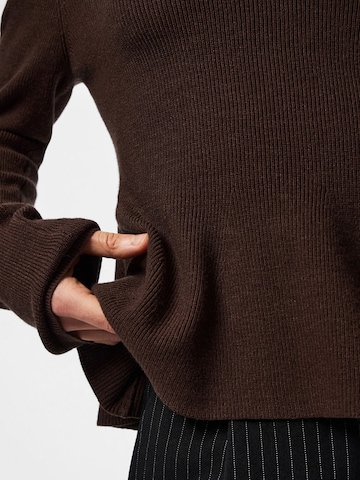 PIECES - Jersey 'PCJan' en marrón