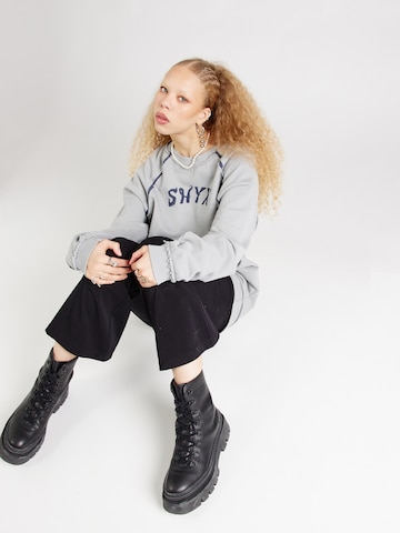 Sweat-shirt 'Dean' SHYX en gris