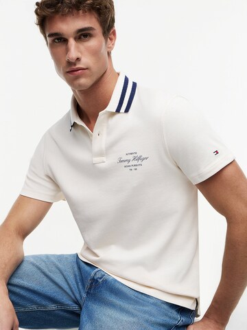 TOMMY HILFIGER Poloshirt in Beige