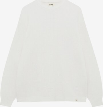 Pull&Bear Sweater in White: front