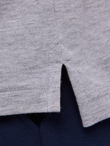 FALKE Shirt 'Essential'‌‌ in Grau