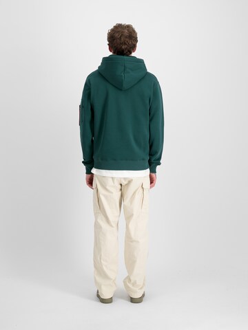 ALPHA INDUSTRIES Sweatshirt i grön