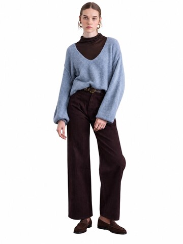 MANUKA Sweater in Blue: front
