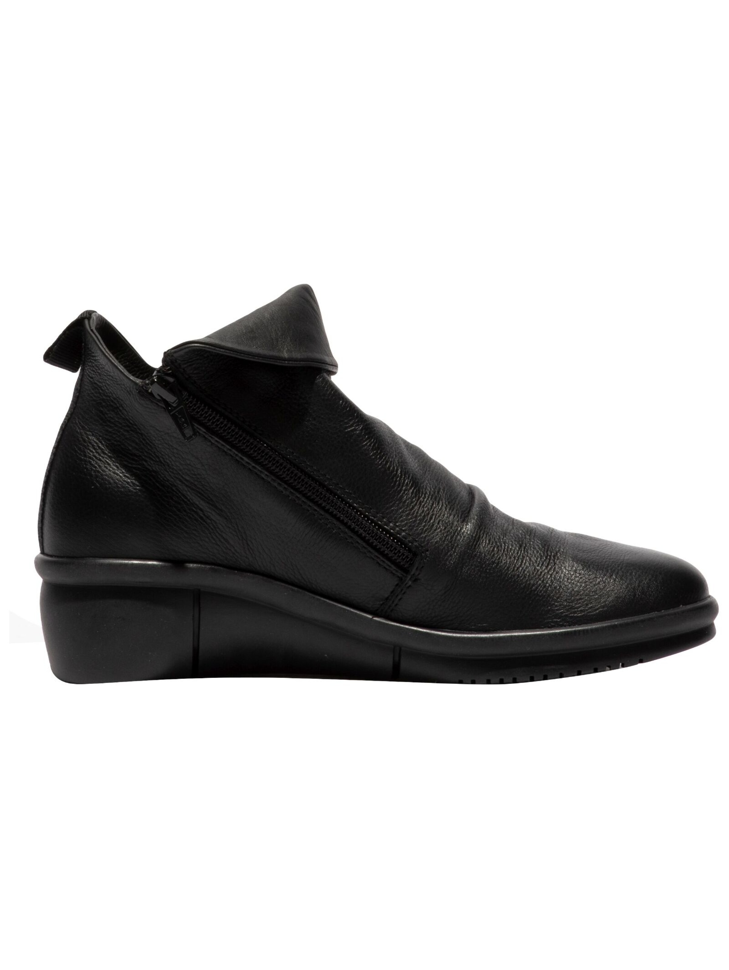 Softinos Ankle Boots in Black