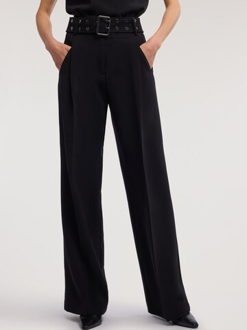 Trussardi - Pantalón en negro