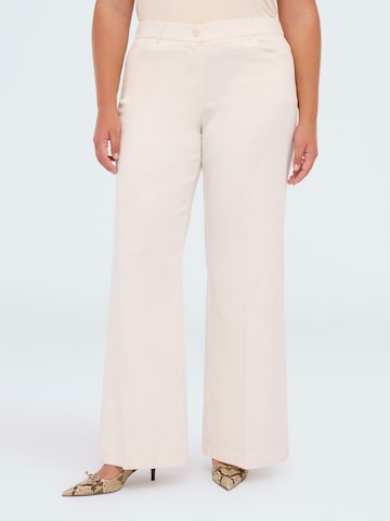 Fiorella Rubino Regular Hose‌‌‌ in Weiß