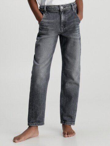 Calvin Klein Jeans - Loosefit Vaquero en gris: frente