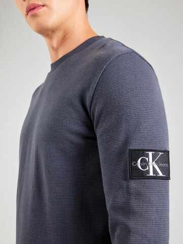 Calvin Klein Jeans T-shirt i grå