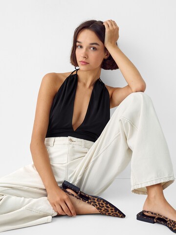 Tricou body de la Bershka pe negru