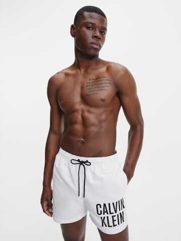 Calvin Klein Swimwear Zwemshorts in Wit: voorkant