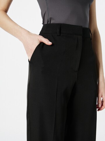 NA-KD Bootcut Spodnie w kant w kolorze czarny