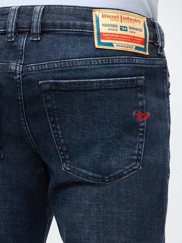 DIESEL Slimfit Jeans '1979 SLEENKER' i blå