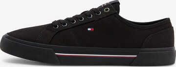 Baskets basses TOMMY HILFIGER en noir : devant