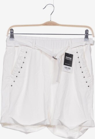 Cream Shorts in M in White: front