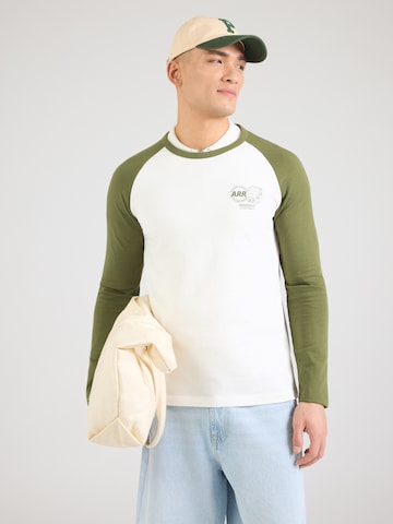 Tricou de la s.Oliver pe alb: față