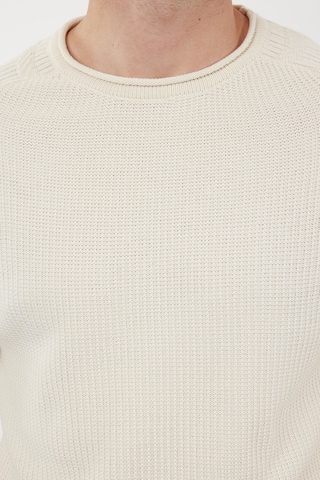 Trendyol Sweater in Beige
