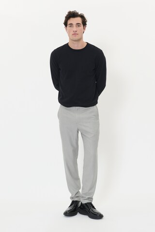 Matinique Regular Hose 'Liam' in Grau