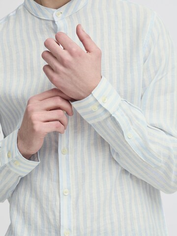 Casual Friday - Ajuste regular Camisa ' CFANTON LS CC linen striped shirt ' en azul