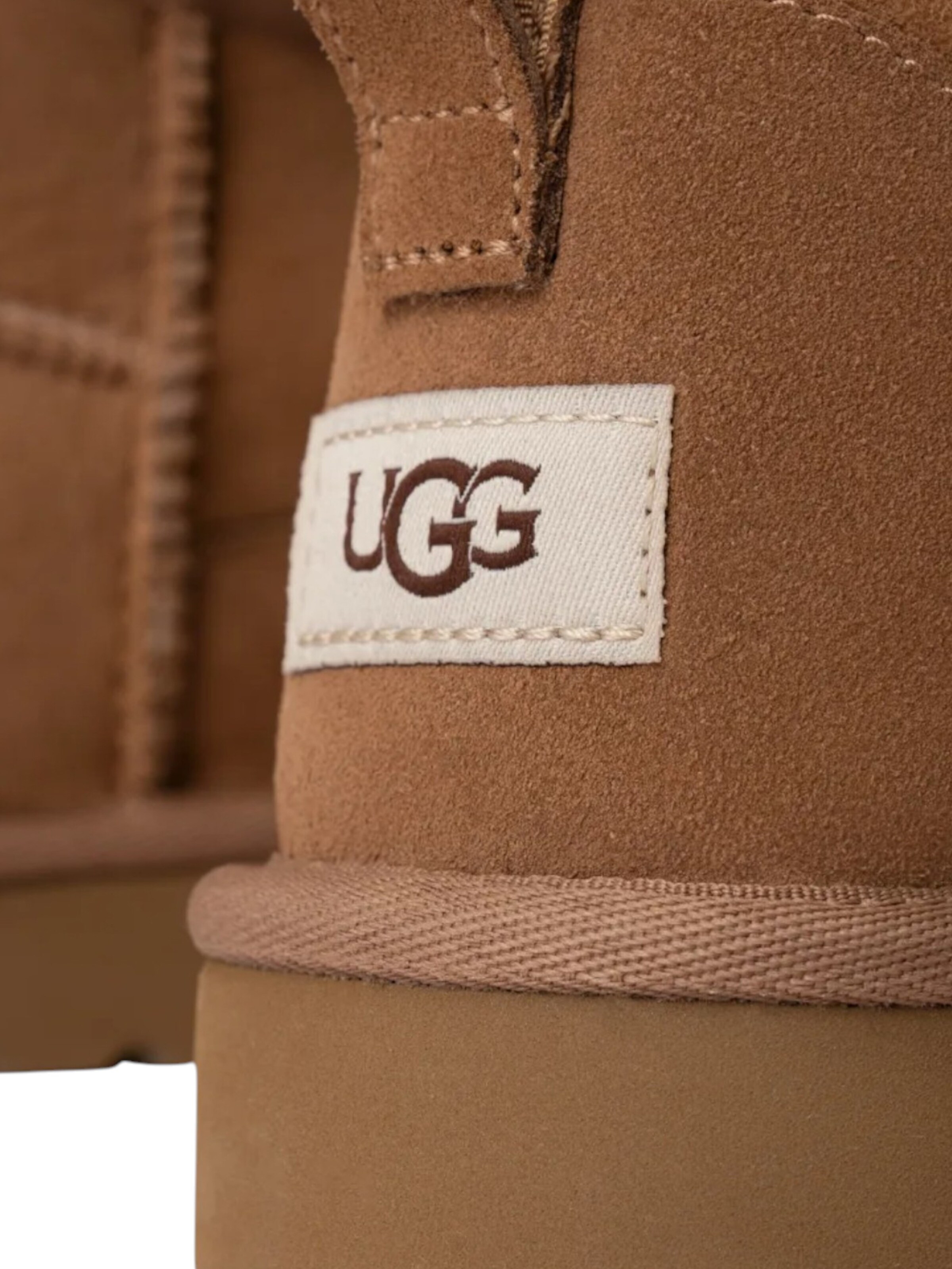 Boots 'Classic Ultra Mini' di UGG in marrone