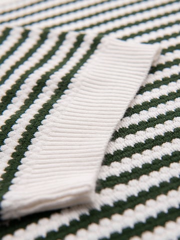 Tricou de la Ombre pe verde