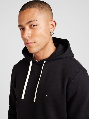 TOMMY HILFIGER Sweatshirt 'Essential' in Zwart