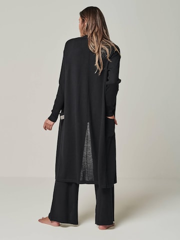 YOU LOOK PERFECT Gebreid vest 'BLOSSOM' in Zwart