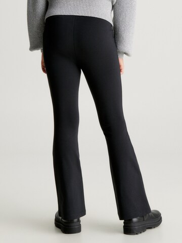 Calvin Klein Jeans Flared Hose in Schwarz