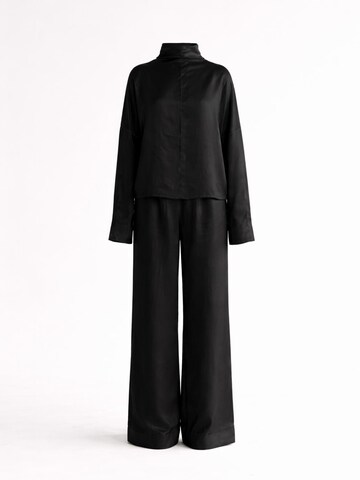 ZUBEK - Traje de pantalón en negro: frente