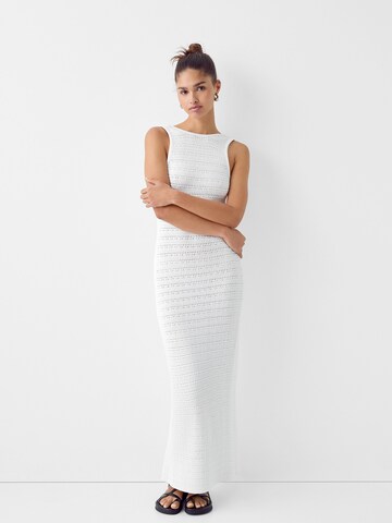 Bershka Knitted dress in White: front