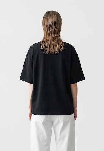 Vertere Berlin Shirt in Black: back