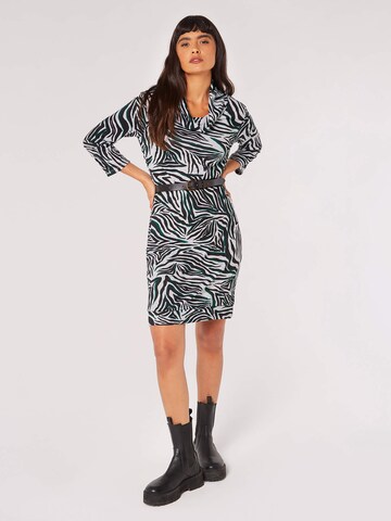 Robe Apricot en gris