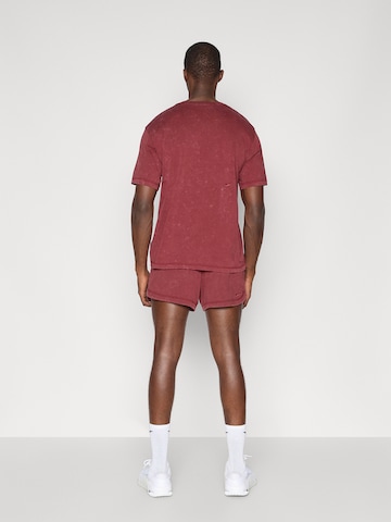 NIKE Regular Sportshorts 'HERITAGE' in Rot