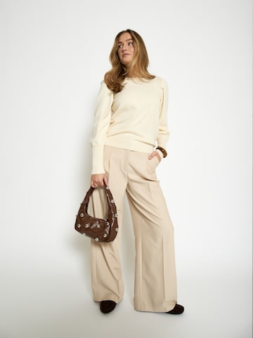 Pullover 'Anissa' di Peppercorn in bianco