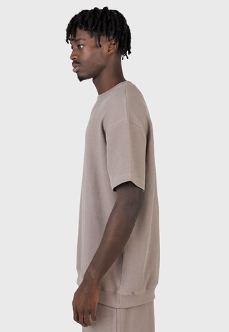 Kleinigkeit Tričko 'Snipes' – hnědá