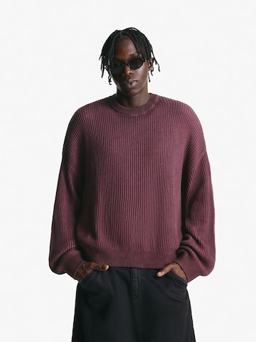 Bershka Sweater in Red: front