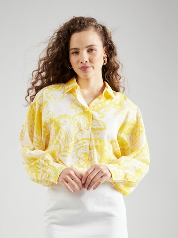 Emily Van Den Bergh - Blusa em amarelo: frente