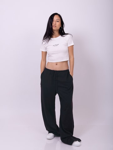 K-pop Tričko 'Crop top' – bílá