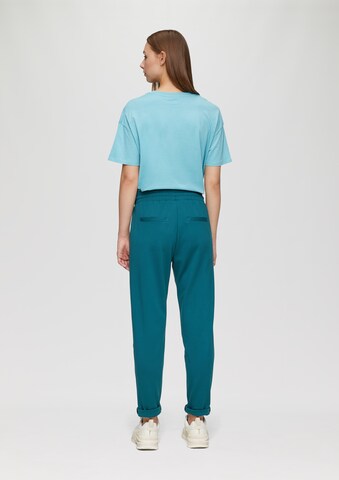 QS - Slimfit Pantalón plisado en verde