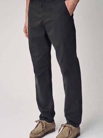 Next - regular Pantalón chino en verde: frente