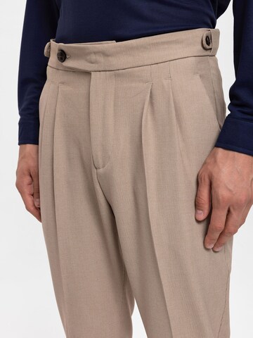 Antioch Regular Bundfaltenhose in Beige