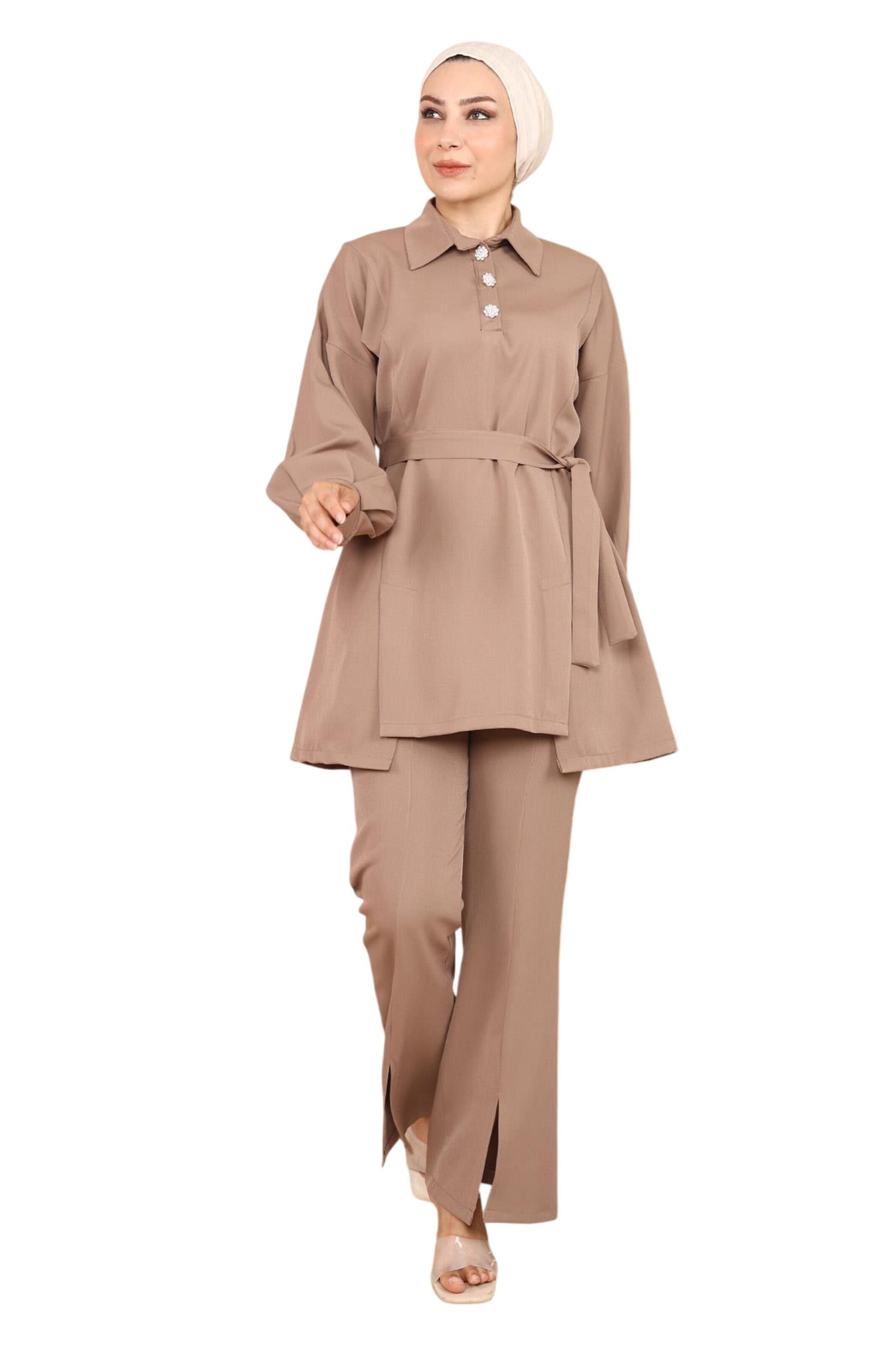 MODAMIHRAM Hosenanzug in Braun: Vorderseite