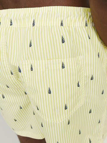 JACK & JONES Badeshorts i gul