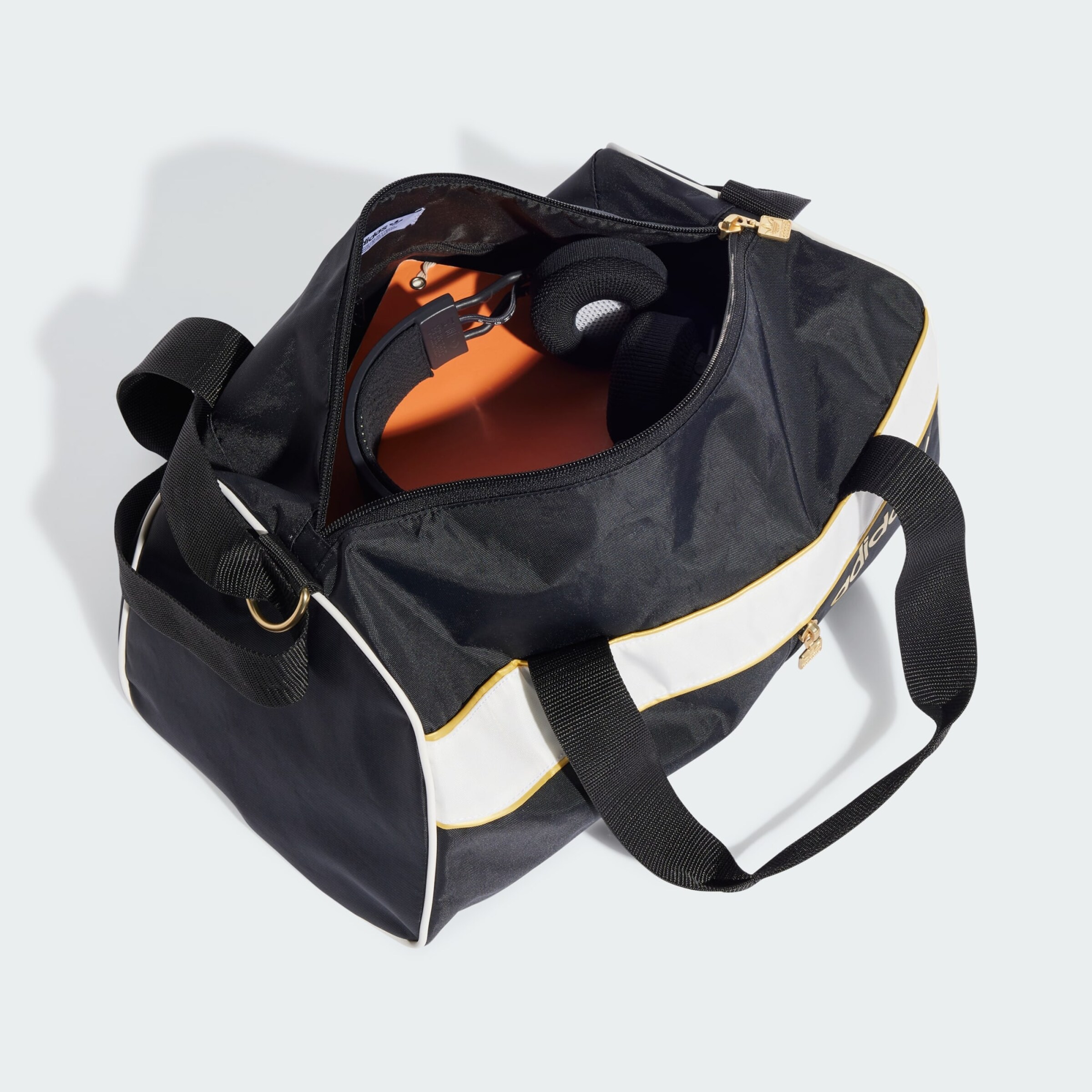 ADIDAS ORIGINALS Travel Bag in Black ABOUT YOU