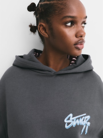 Pull&Bear Sweatshirt in Grey