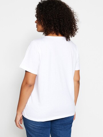 T-shirt Trendyol Curve en blanc