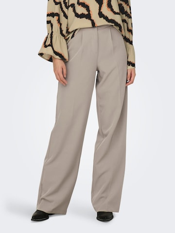 ONLY Wide leg Veckad byxa 'KIRA-MELLIE' i beige: framsida