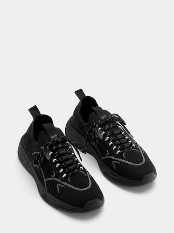 Pull&Bear Låg sneaker i svart